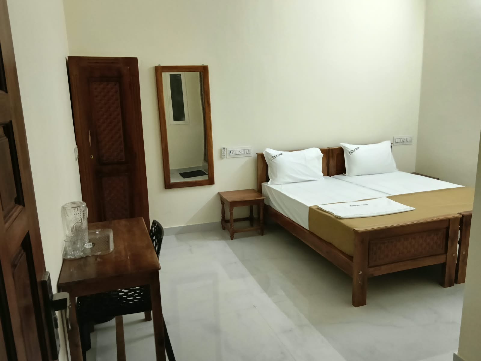 Elite Inn Stay